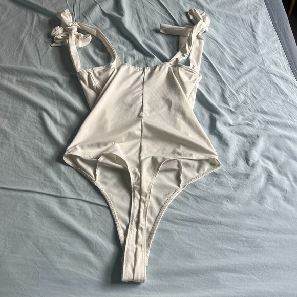 Isalis Bustier Bodysuit in Ivory - Picture 3 of 4